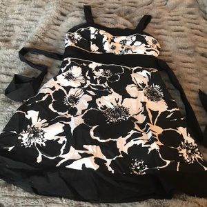 Floral sundress M black & white empire waist Taboo